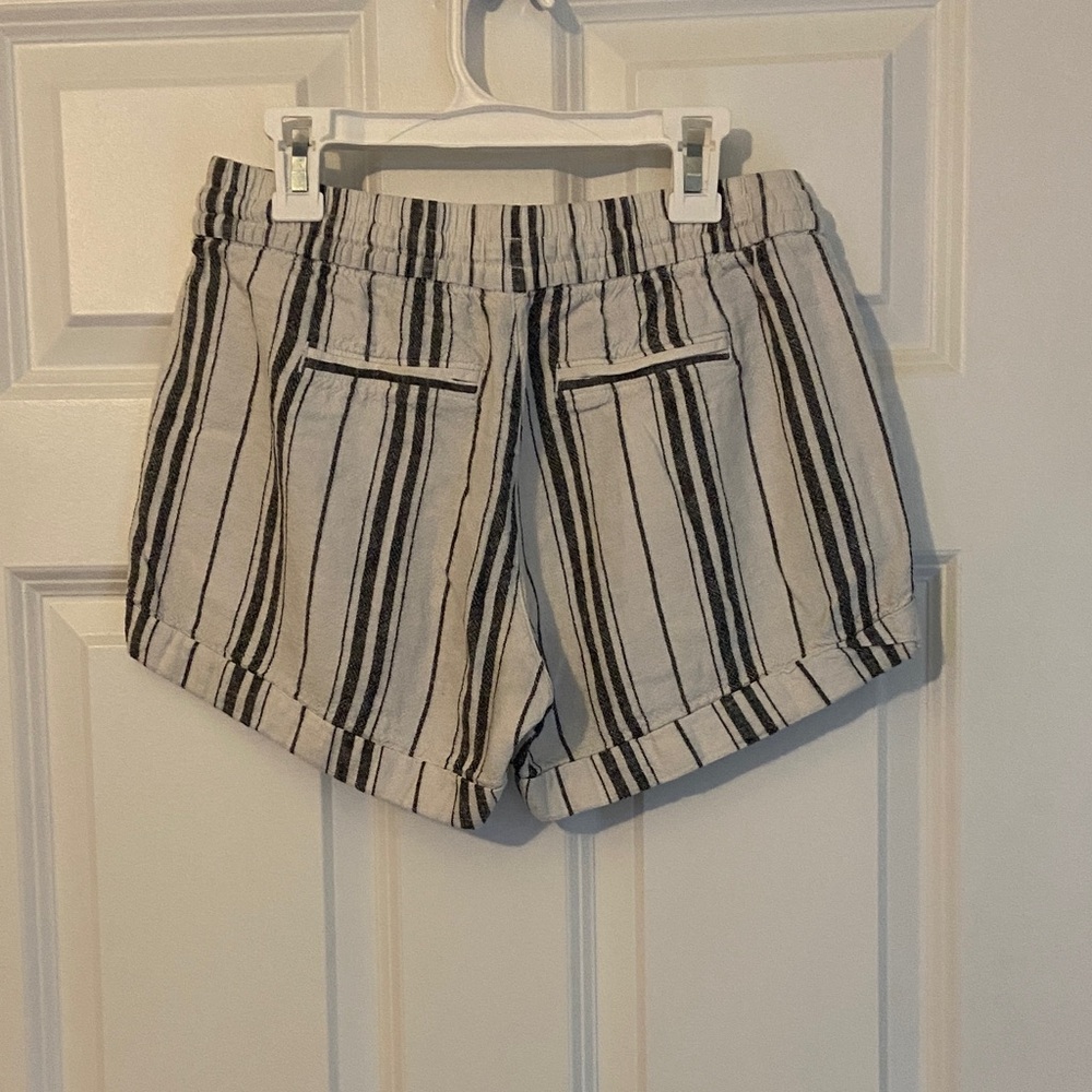 Old Navy Women's Striped Shorts - Black and White - Picture 3 of 3